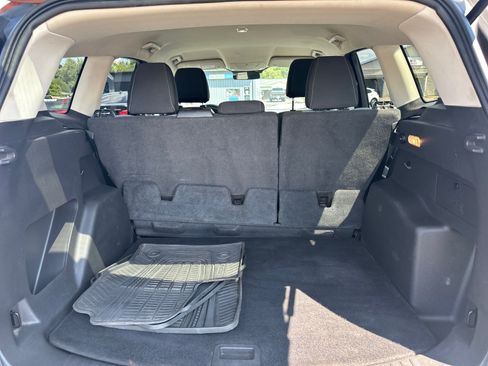 Used 2017 Ford Escape SE w/ SE Cold Weather Package FWD image 10