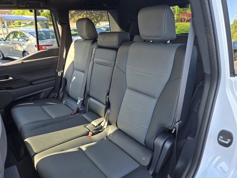 Used 2025 Lexus GX 550 w/ Accessory Package (2T) AWD/4WD image 28