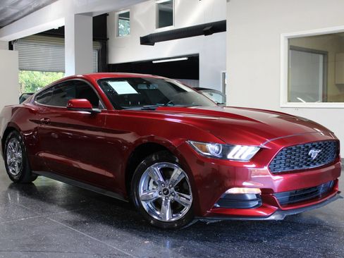 Used 2016 Ford Mustang Coupe RWD image 36