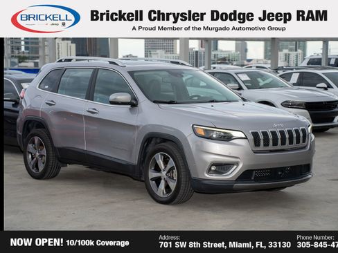 Used 2019 Jeep Cherokee Limited w/ Luxury Group image 3