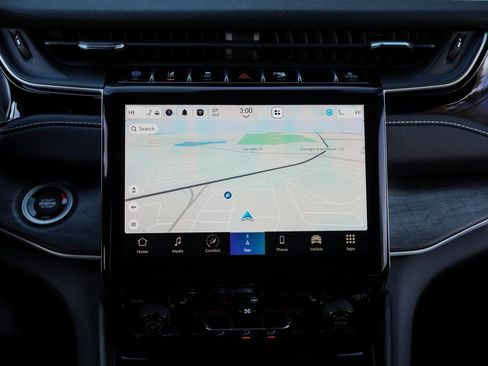 Used 2023 Jeep Grand Cherokee 4WD 4xe image 28