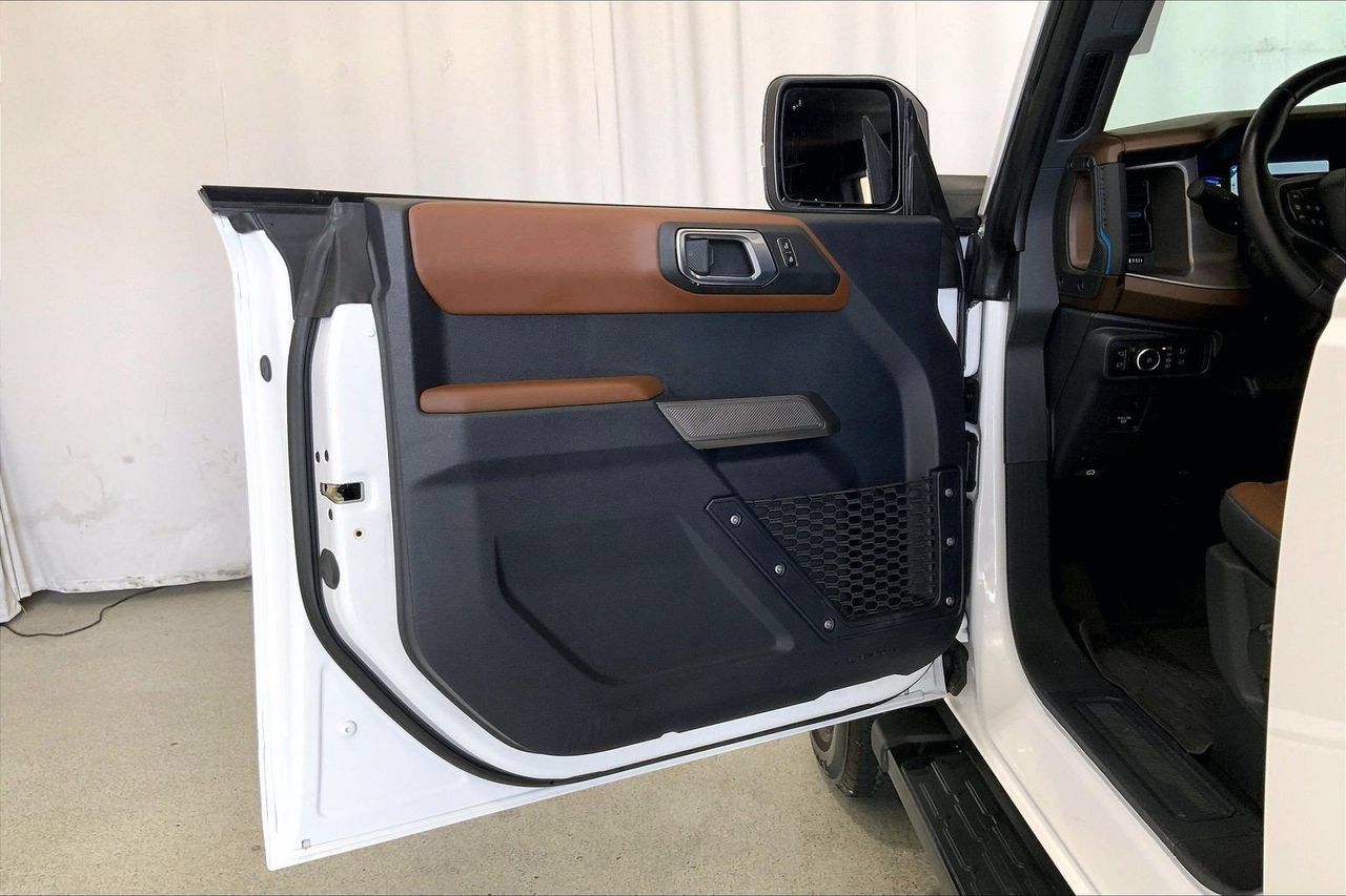 Used 2023 Ford Bronco Outer Banks AWD/4WD image 25