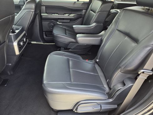 Used 2024 Ford Expedition XLT RWD image 18