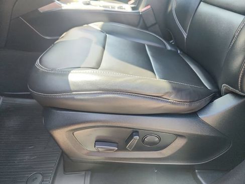 Used 2022 Ford Explorer XLT w/ Equipment Group 202A AWD/4WD image 25