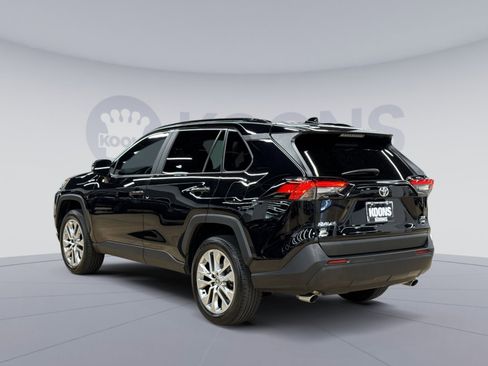 Used 2025 Toyota RAV4 XLE Premium w/ Weather Package AWD/4WD image 8