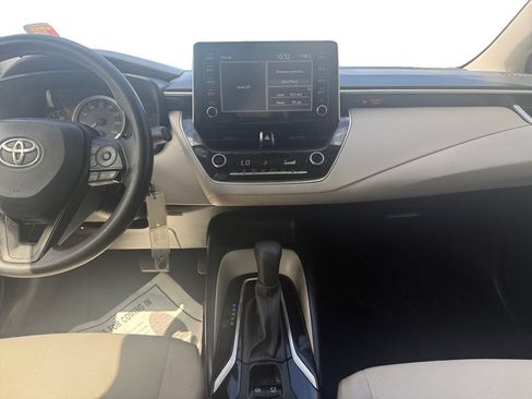 Used 2020 Toyota Corolla LE FWD image 11