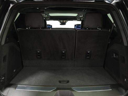 Used 2025 Cadillac Escalade Sport Platinum image 14