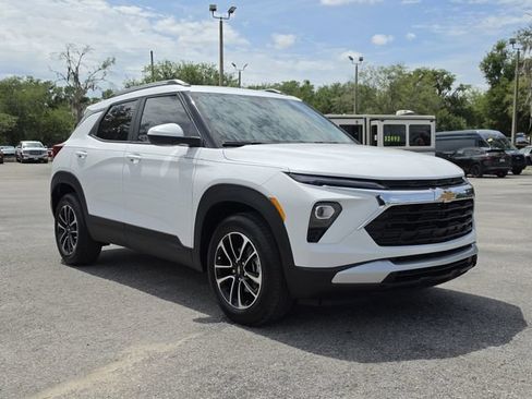 New 2026 Chevrolet TrailBlazer LT w/ LT Cold Weather Package FWD image 7