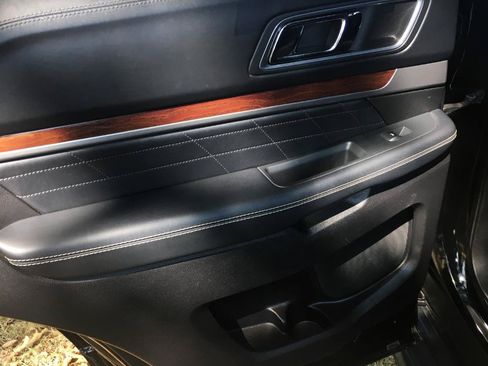 Used 2017 Ford Explorer Platinum AWD/4WD image 13