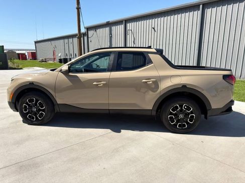 Used 2023 Hyundai Santa Cruz SEL Premium AWD/4WD image 4