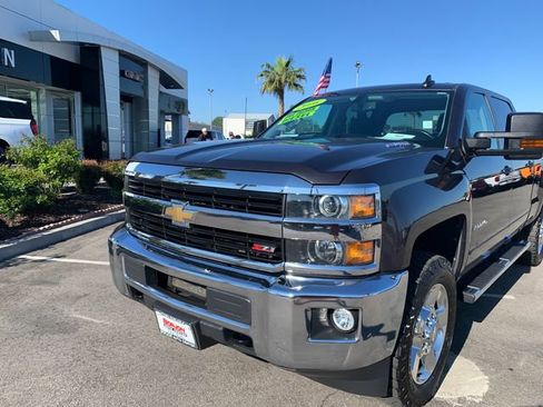 Used 2016 Chevrolet Silverado 2500 LT w/ LT Convenience Package image 3