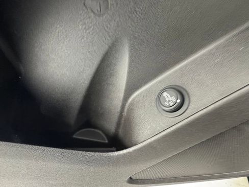 Used 2019 Chevrolet Equinox LT AWD/4WD image 21