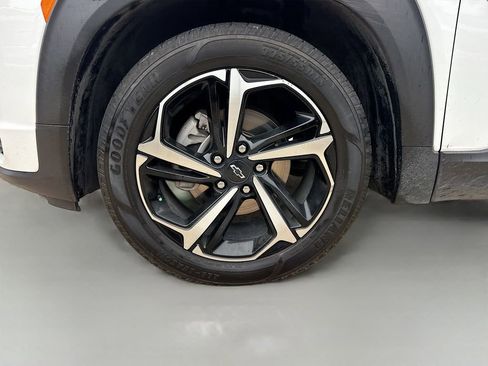 Used 2023 Chevrolet TrailBlazer RS w/ Sun and Liftgate Package image 31