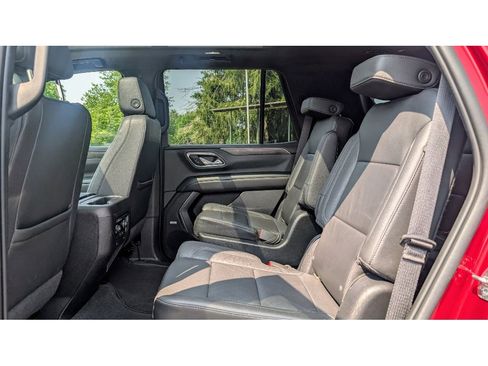 Used 2022 Chevrolet Tahoe Z71 w/ Luxury Package image 18