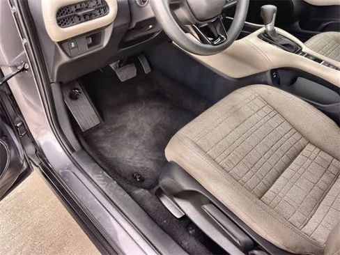 Certified 2025 Honda HR-V LX image 3