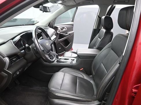 Used 2019 Chevrolet Traverse LT w/ LT Premium Package AWD/4WD image 10