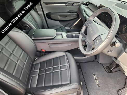 New 2026 Kia EV9 Land w/ Nightfall Edition Package image 8