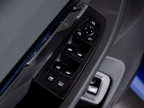 Used 2025 BMW M5 w/ Carbon Package image 61