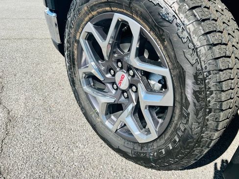 New 2026 GMC Sierra 1500 SLT w/ SLT Premium Package image 32