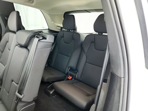 Used 2025 Volvo XC90 B6 Plus AWD/4WD image 31