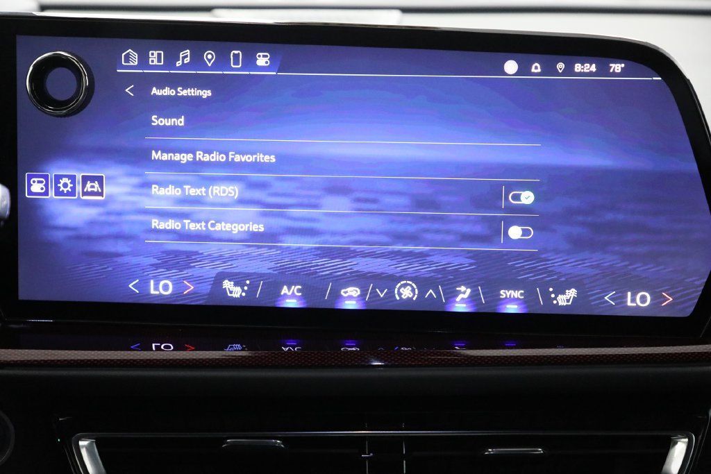 Used 2024 Chevrolet Traverse Z71 w/ Enhanced Driving Package AWD/4WD image 5