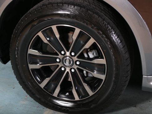 Used 2018 Nissan Armada Platinum image 14