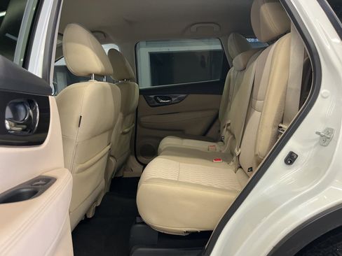 Used 2019 Nissan Rogue SV image 29