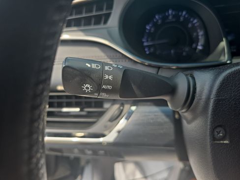Used 2016 Toyota Avalon Touring FWD image 26