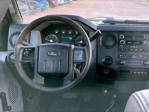 Used 2015 Ford F550 XL 4WD Reg Cab 141 WB 60 CA image 6