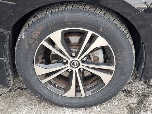 Used 2023 Nissan Sentra SV image 9