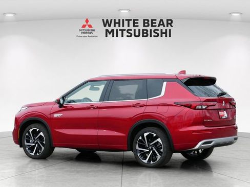 Used 2025 Mitsubishi Outlander SEL AWD/4WD image 4
