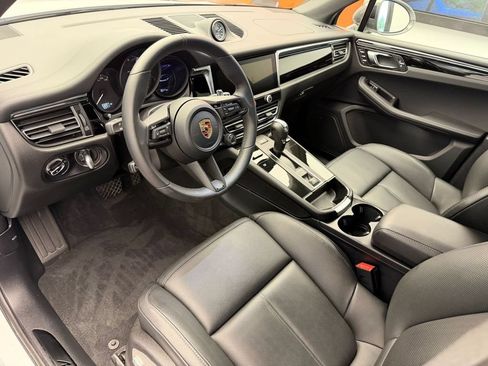 Used 2026 Porsche Macan Turbo AWD/4WD image 4