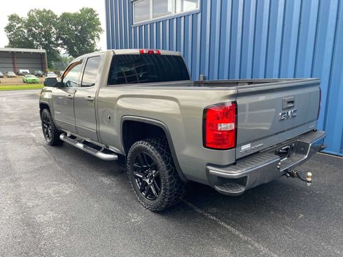 Used 2017 GMC Sierra 1500 SLE w/ SLE Value Package AWD/4WD image 3