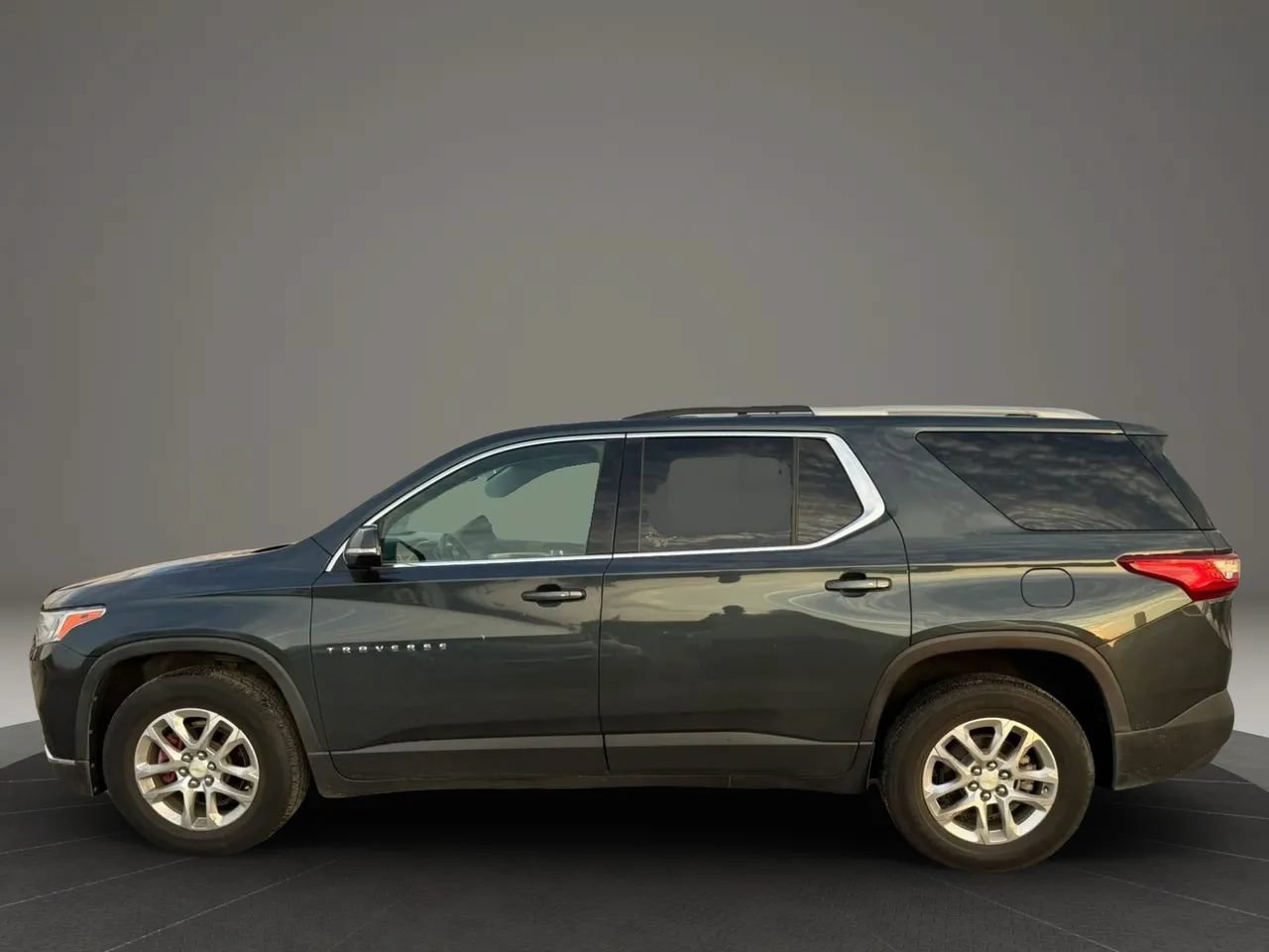 Used 2018 Chevrolet Traverse LT FWD image 9
