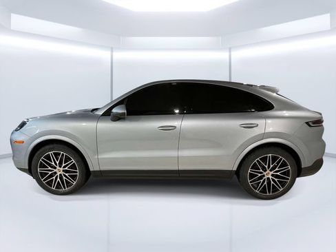 Certified 2025 Porsche Cayenne Coupe AWD/4WD image 2