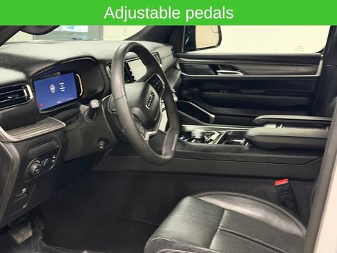 Used 2024 Jeep Wagoneer L Series II w/ Flexible Seating Group AWD/4WD image 28