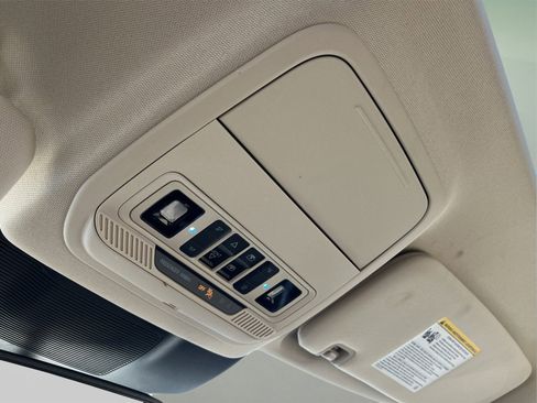 Used 2023 Ford Explorer XLT w/ Equipment Group 202A image 25