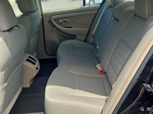 Used 2018 Ford Taurus SE FWD image 6