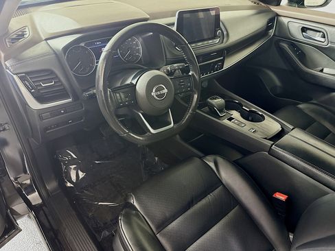 Used 2022 Nissan Rogue SV w/ SV Premium Package image 23