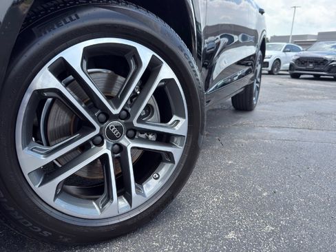 Used 2025 Audi Q5 Premium w/ Convenience Package AWD/4WD image 3