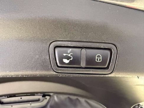 Used 2018 Alfa Romeo Stelvio Ti Sport image 33