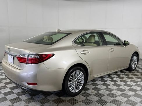 Used 2015 Lexus ES 350 w/ Luxury Package FWD image 8