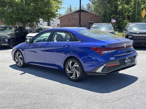 Used 2025 Hyundai Elantra SEL FWD image 8