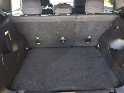 Used 2021 Jeep Renegade Sport image 29