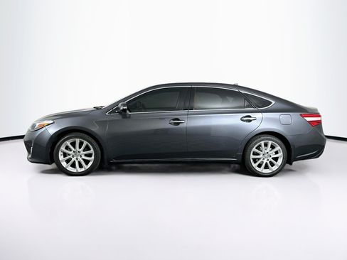 Used 2013 Toyota Avalon Limited w/ Technology Pkg FWD image 4