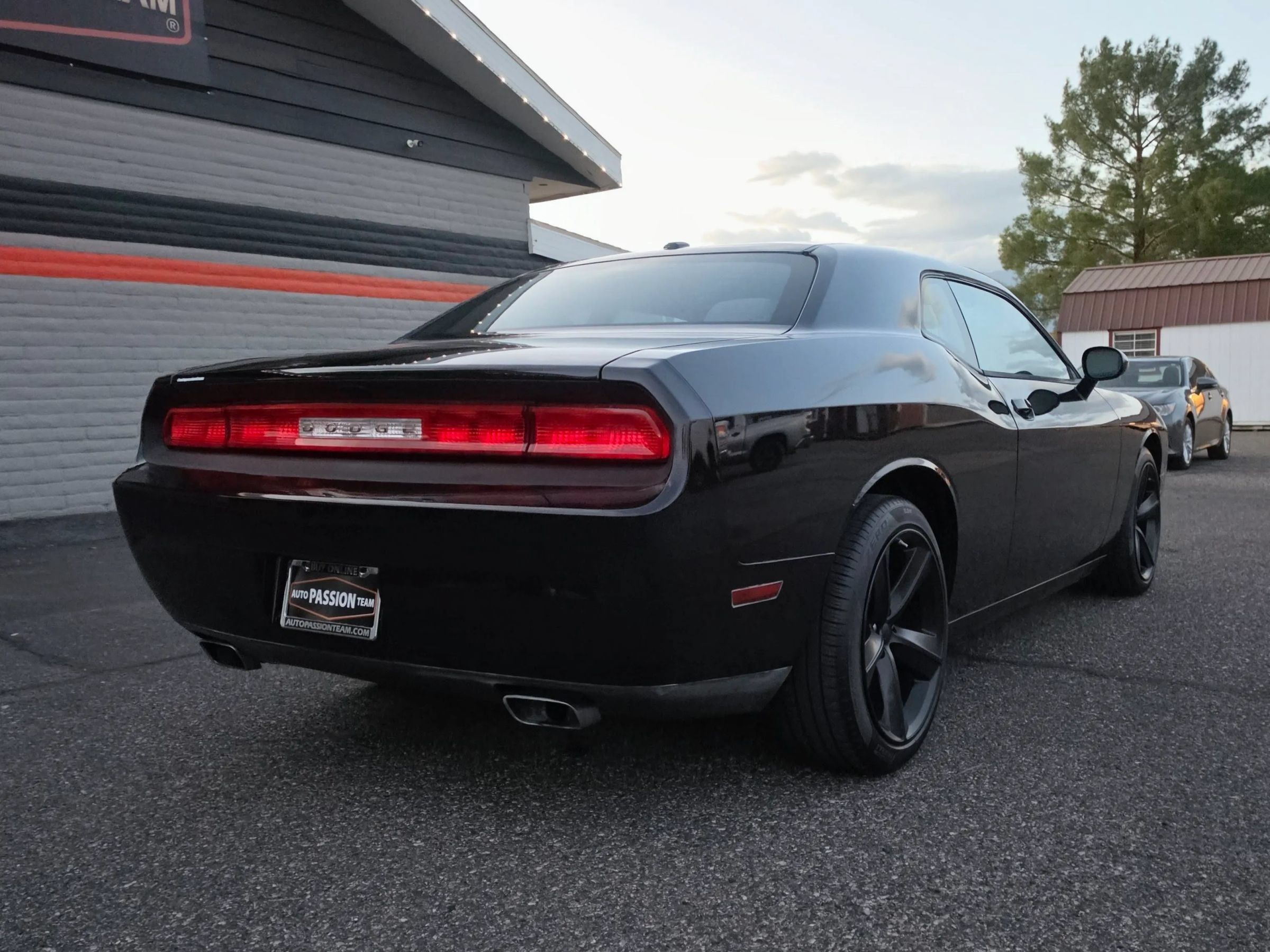 Used 2014 Dodge Challenger SXT RWD image 5