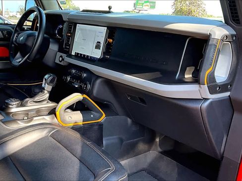 Used 2023 Ford Bronco Badlands w/ Sasquatch Package image 18