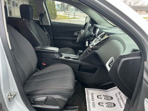 Used 2017 Chevrolet Equinox LS image 17