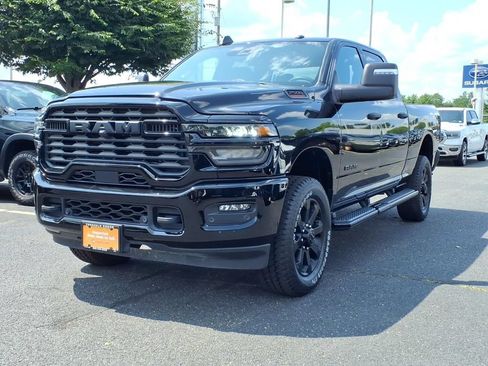 Used 2025 RAM 2500 Big Horn AWD/4WD image 3