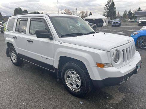 Used 2016 Jeep Patriot Sport image 7
